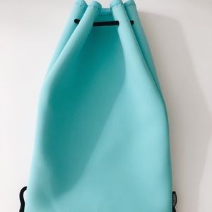 triangl aqua bag